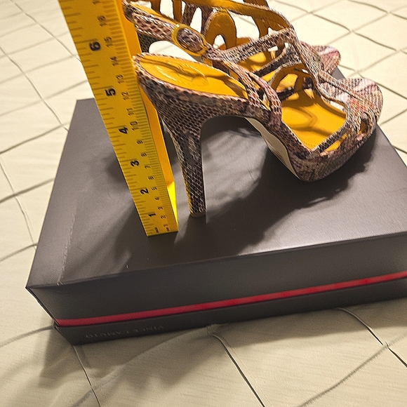 BCBG heels, multicolored  size 8.5M - Picture 12 of 15